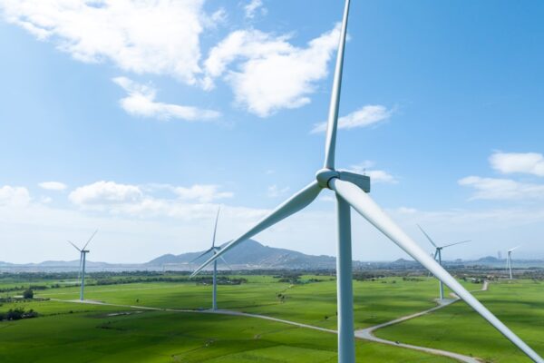 Green Hydrogen Scale-Up Accelerates as SAF Feedstock Demand Climbs